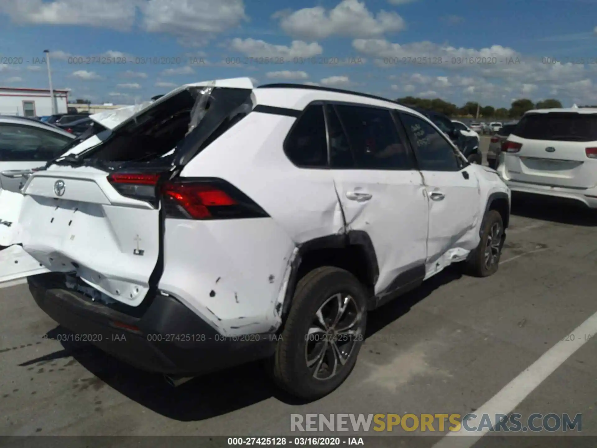 4 Photograph of a damaged car 2T3H1RFV2KC030320 TOYOTA RAV4 2019