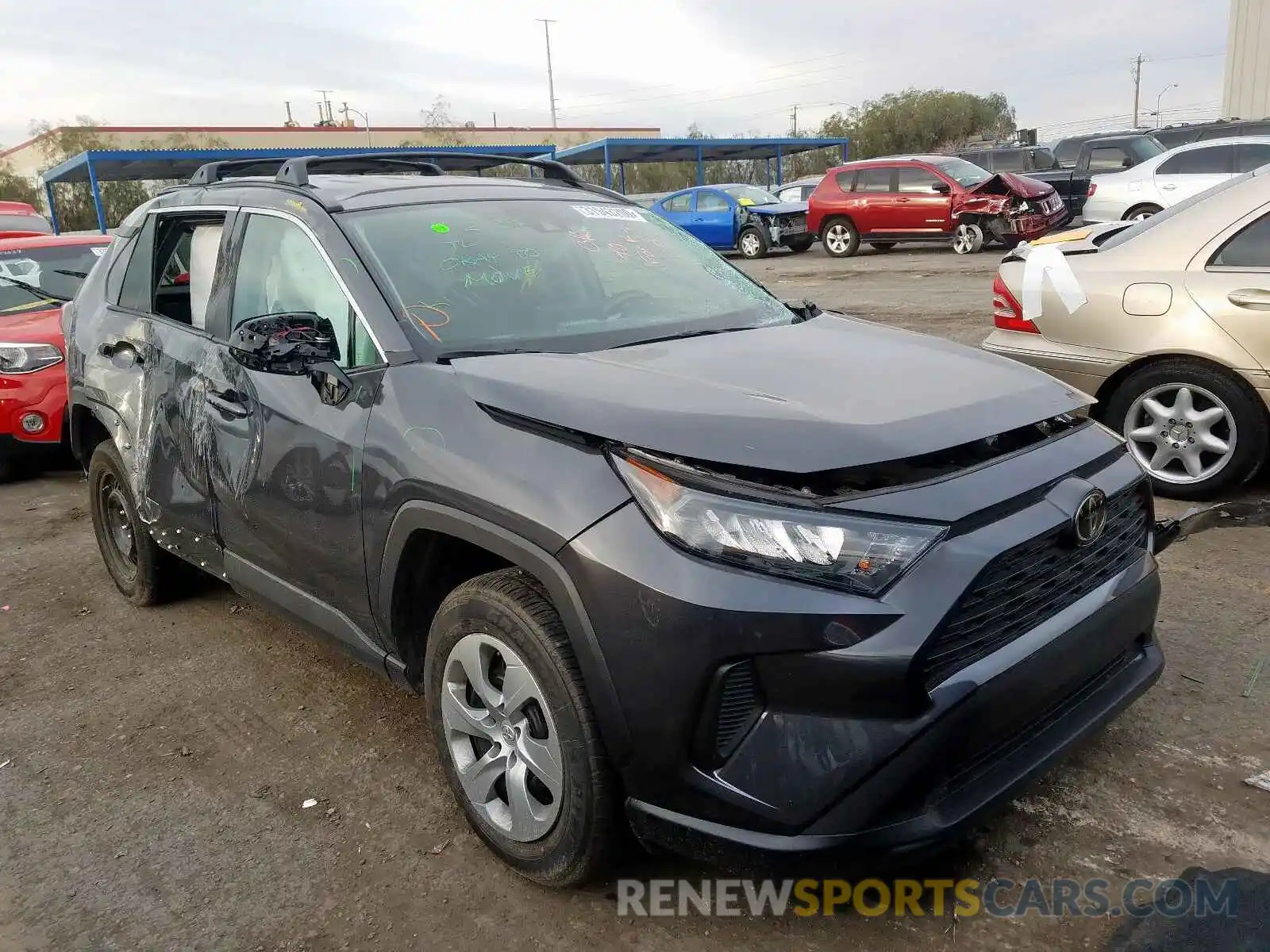 1 Photograph of a damaged car 2T3H1RFV2KW002466 TOYOTA RAV4 2019