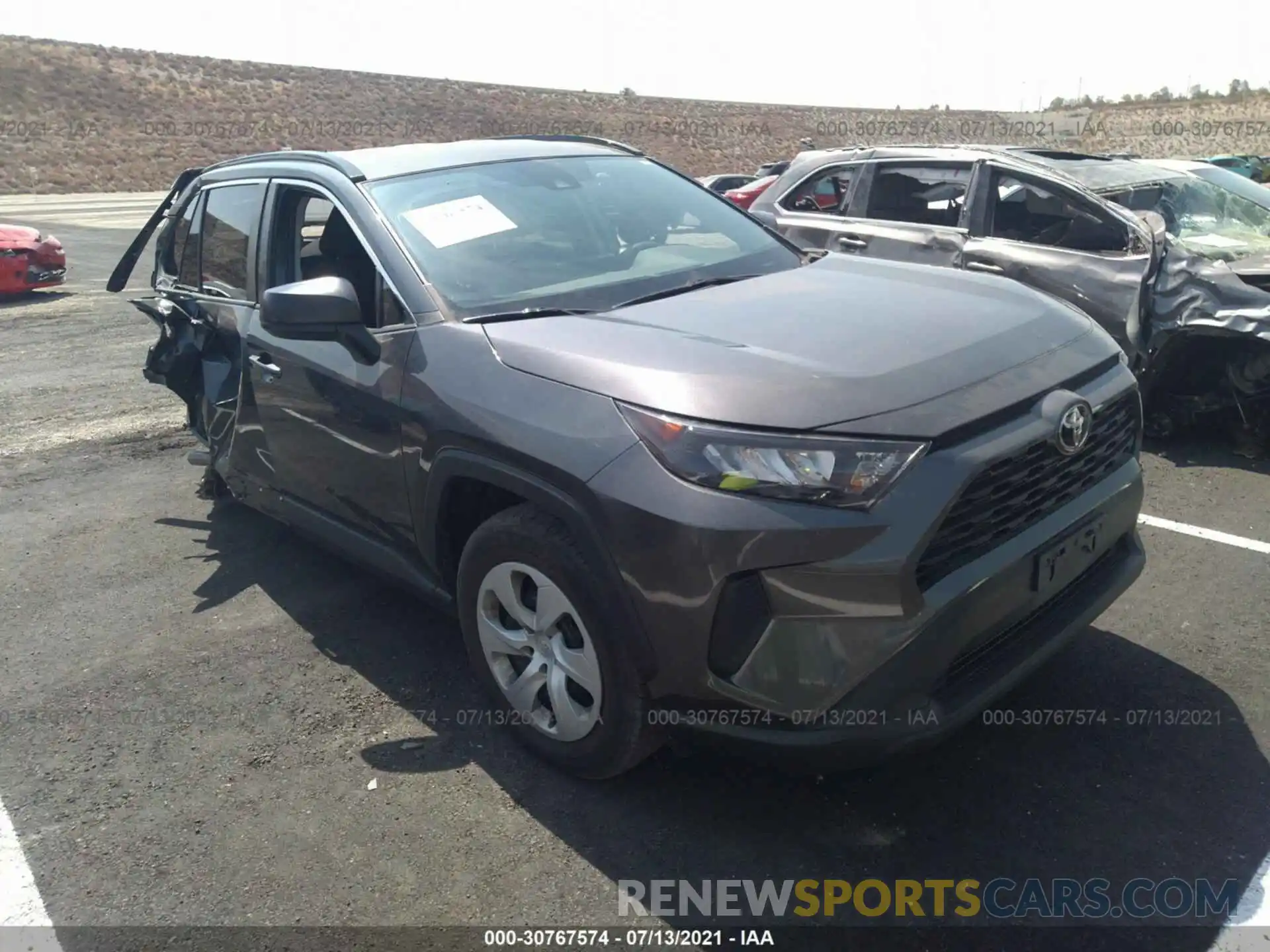 1 Photograph of a damaged car 2T3H1RFV2KW007831 TOYOTA RAV4 2019