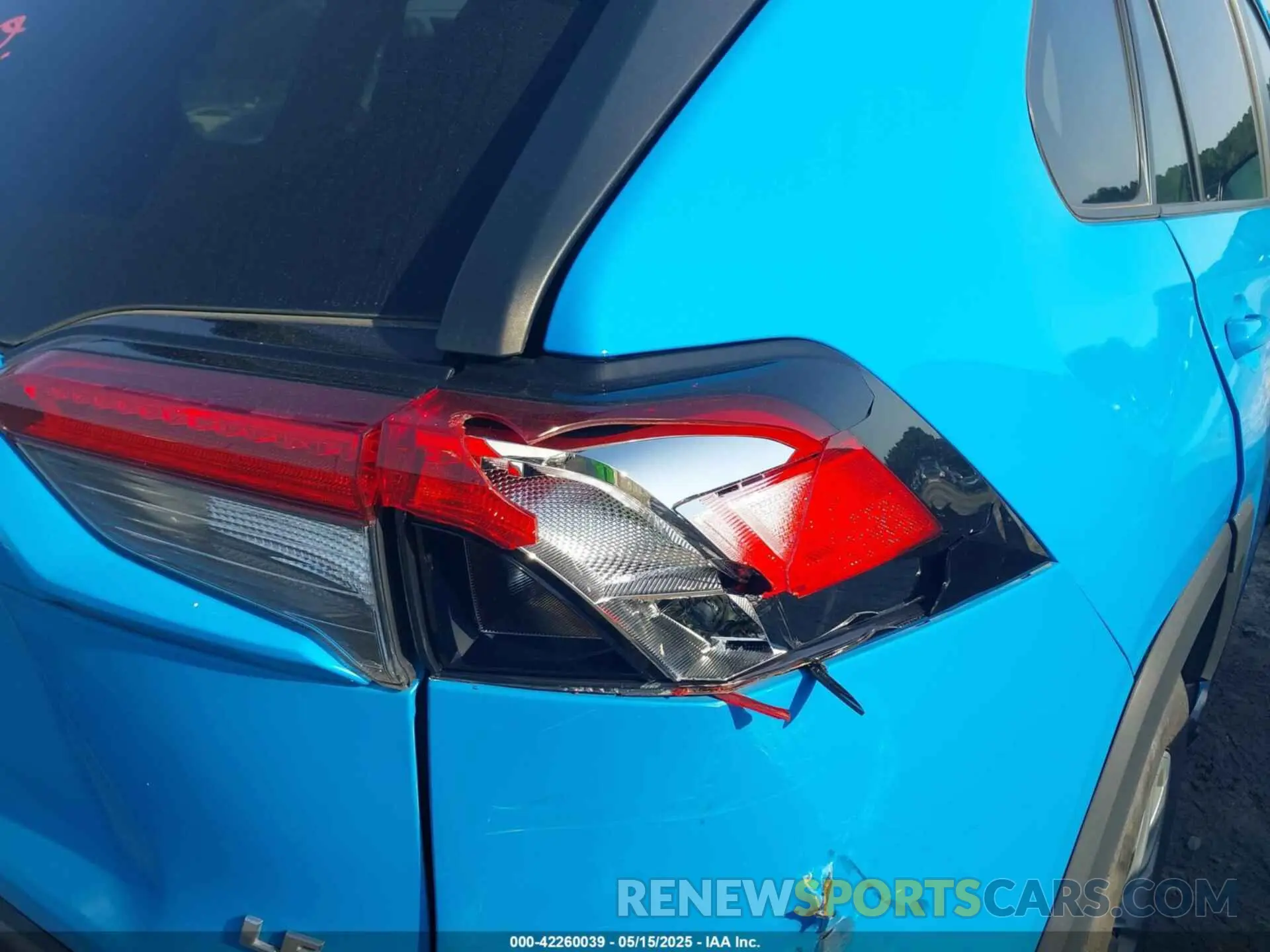 6 Photograph of a damaged car 2T3H1RFV2KW010373 TOYOTA RAV4 2019