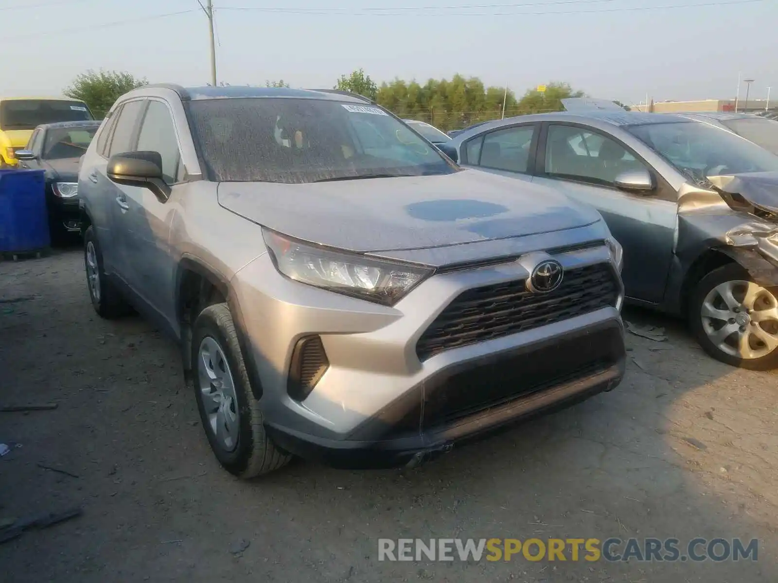 1 Photograph of a damaged car 2T3H1RFV2KW030915 TOYOTA RAV4 2019