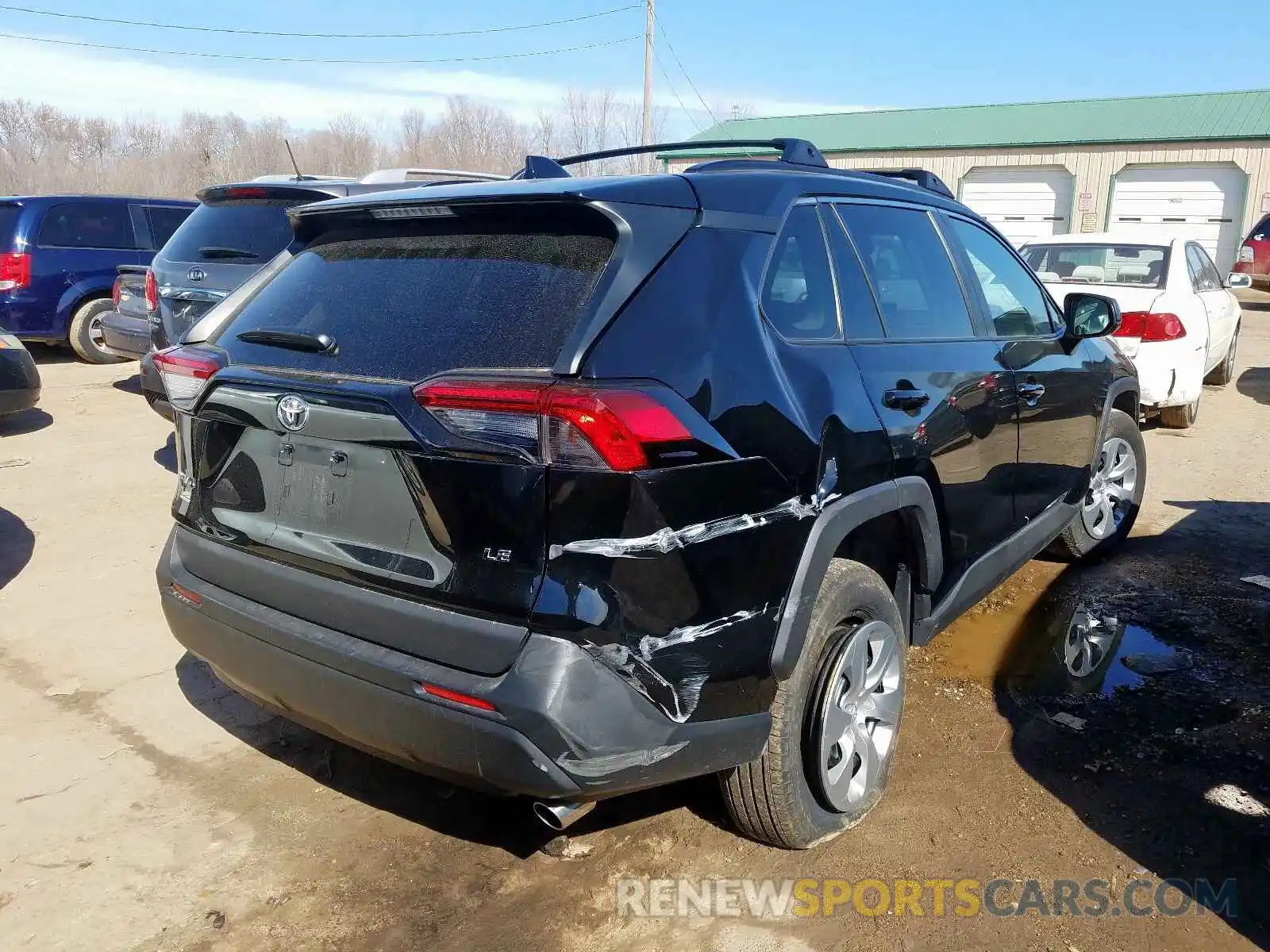 4 Photograph of a damaged car 2T3H1RFV2KW033782 TOYOTA RAV4 2019