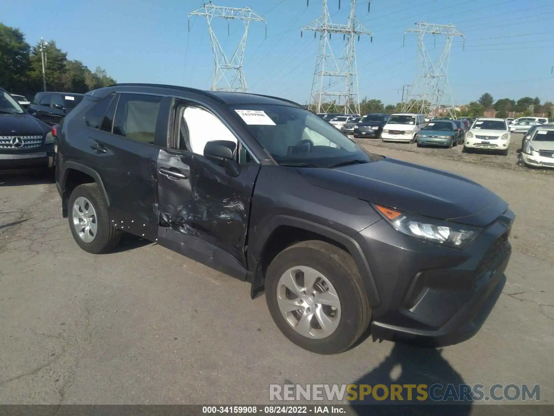 1 Photograph of a damaged car 2T3H1RFV2KW038853 TOYOTA RAV4 2019