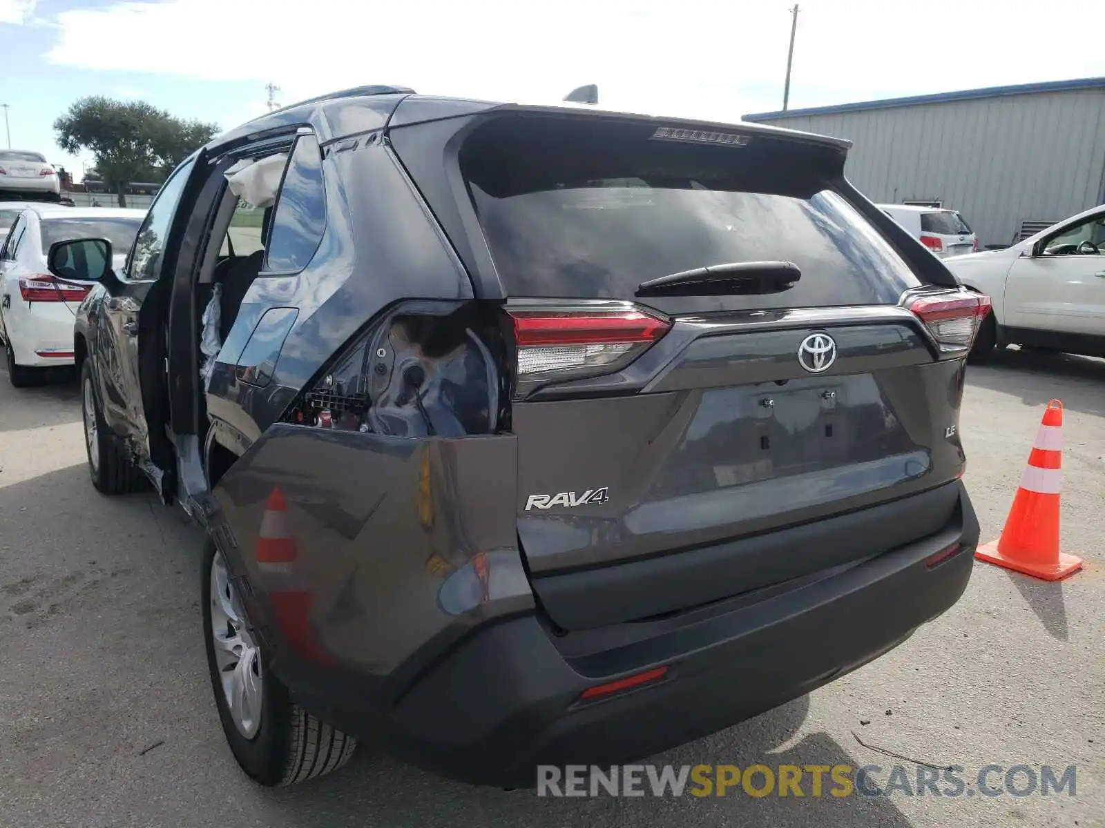 3 Photograph of a damaged car 2T3H1RFV2KW040487 TOYOTA RAV4 2019