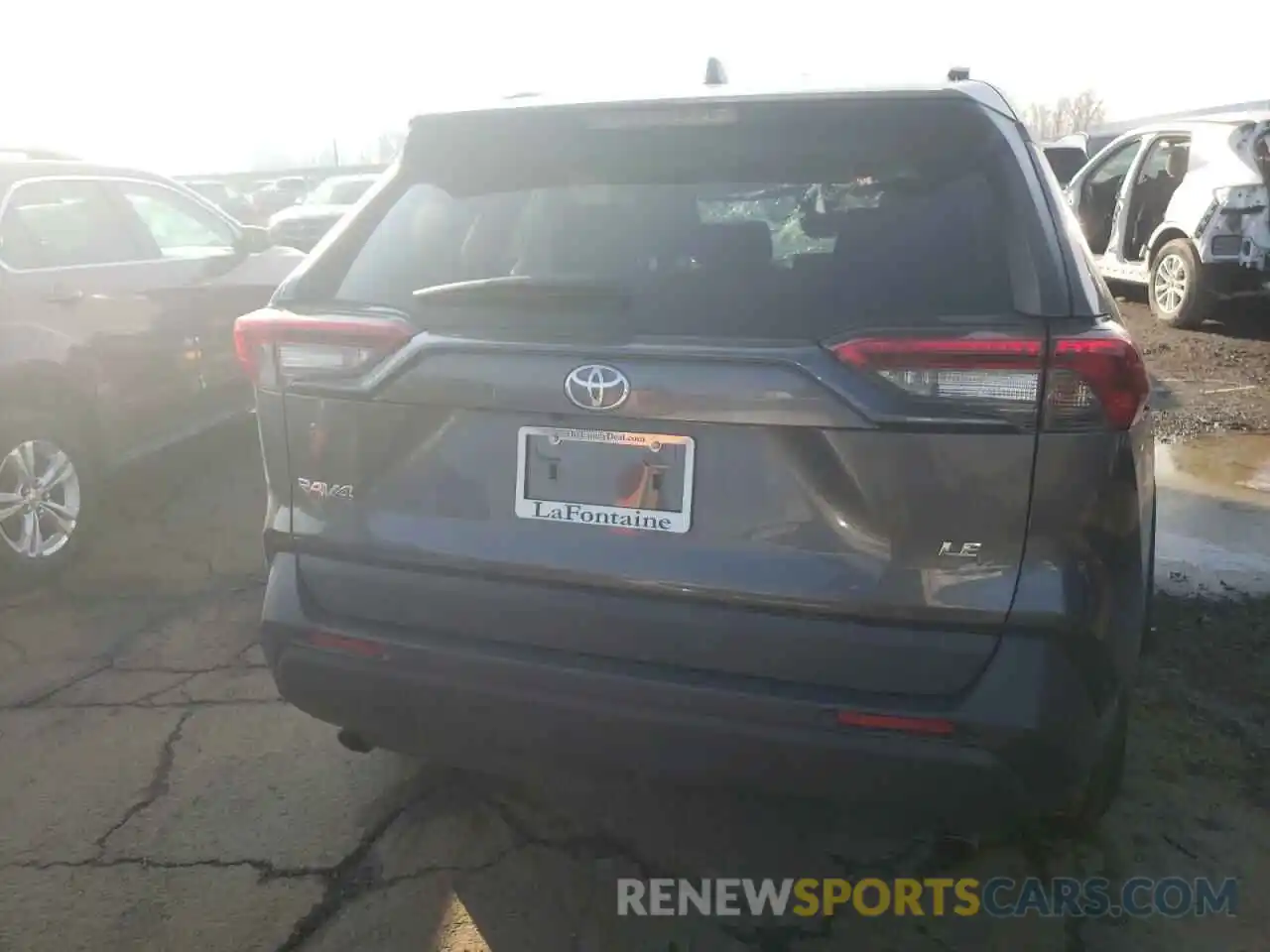 6 Photograph of a damaged car 2T3H1RFV2KW040537 TOYOTA RAV4 2019