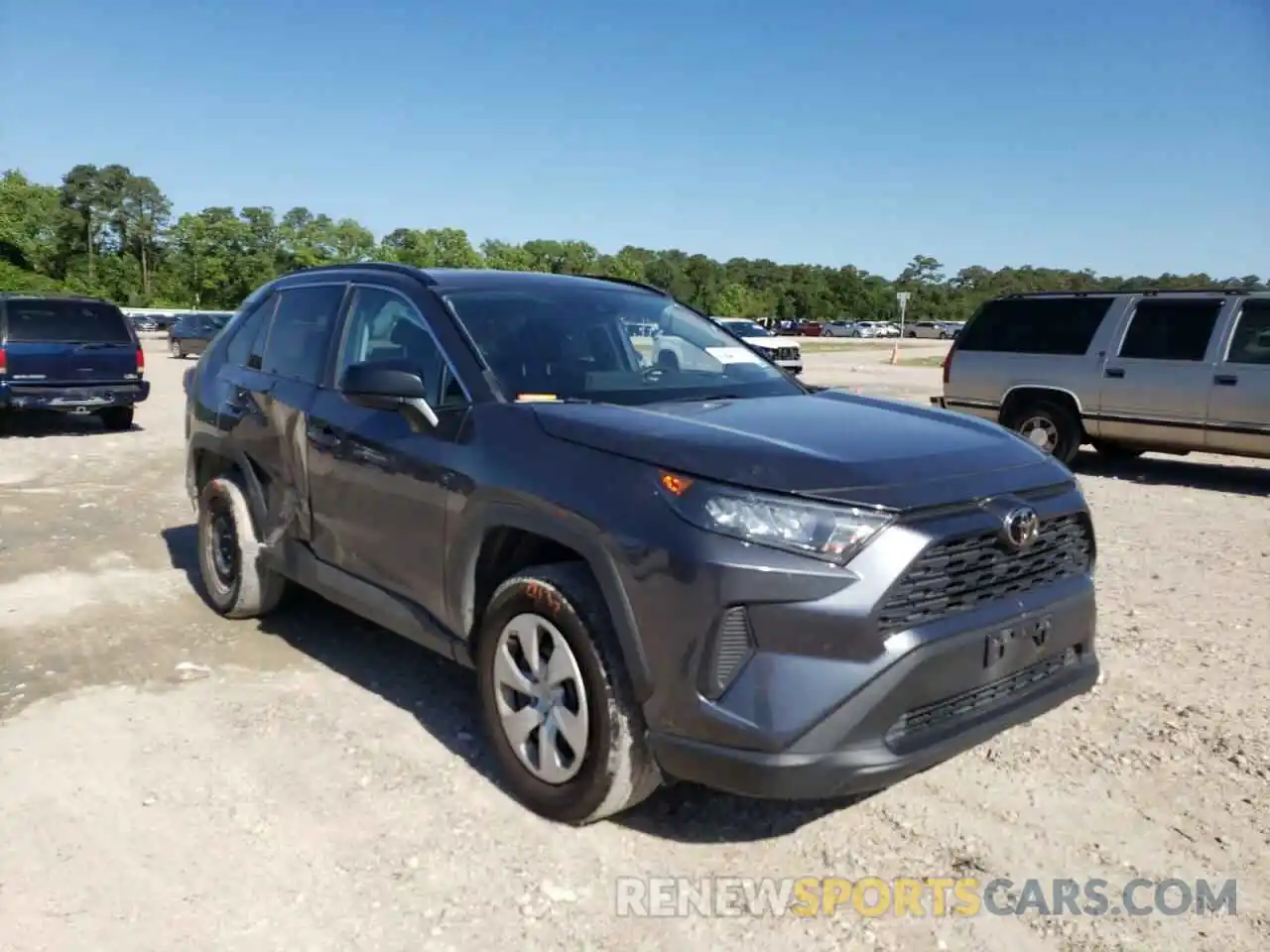 1 Photograph of a damaged car 2T3H1RFV2KW042255 TOYOTA RAV4 2019