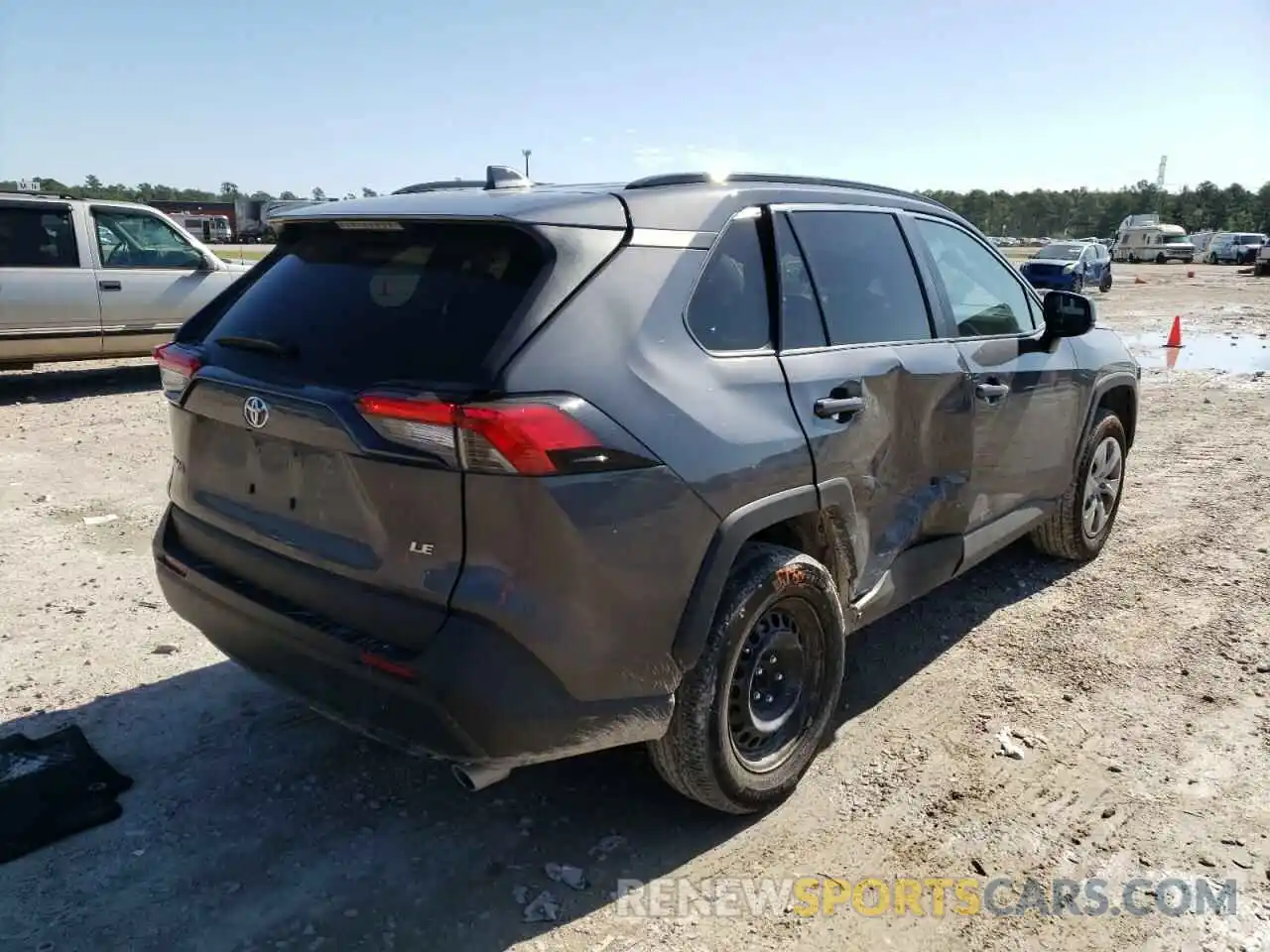 4 Photograph of a damaged car 2T3H1RFV2KW042255 TOYOTA RAV4 2019