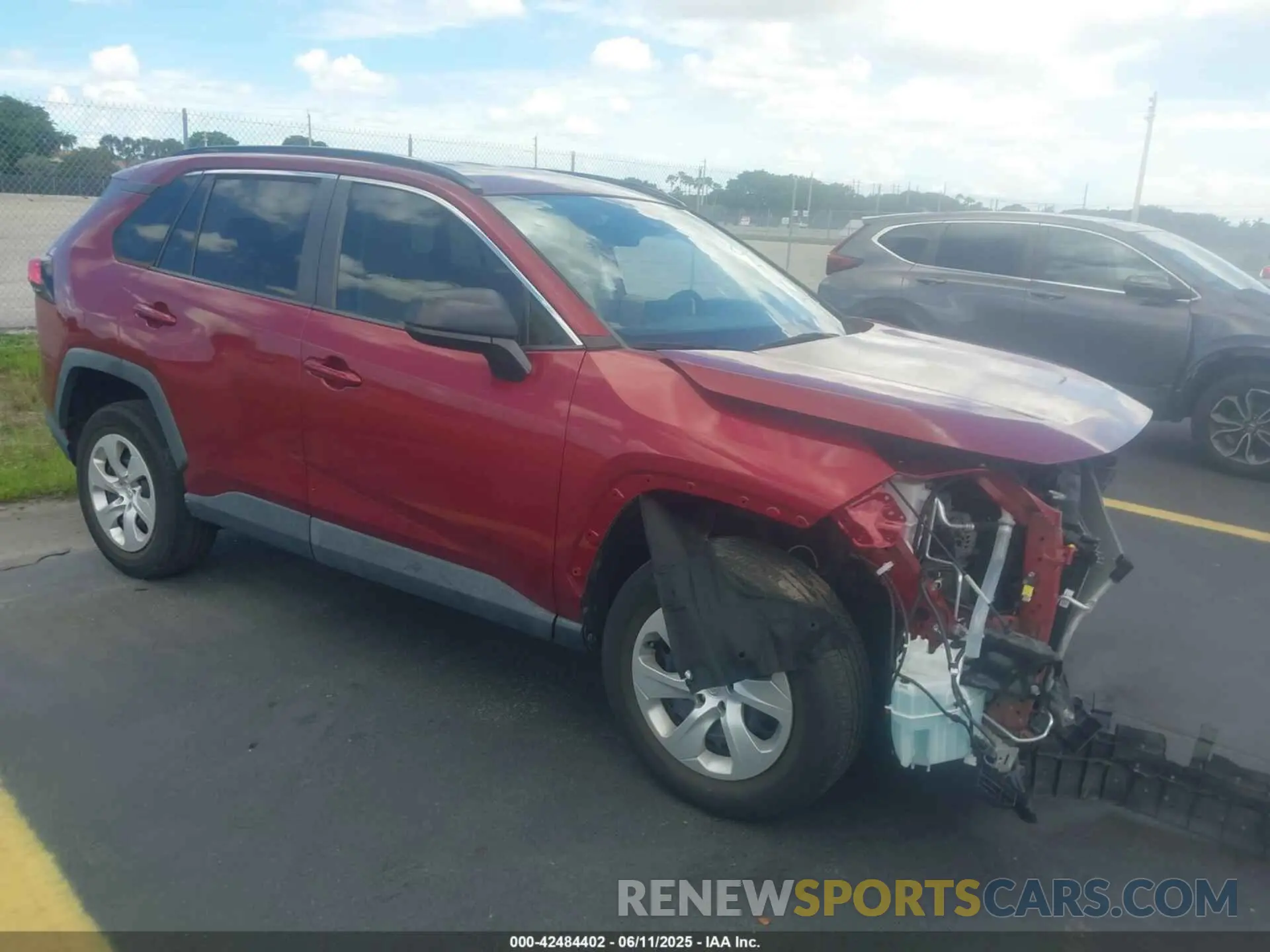 1 Photograph of a damaged car 2T3H1RFV2KW044121 TOYOTA RAV4 2019