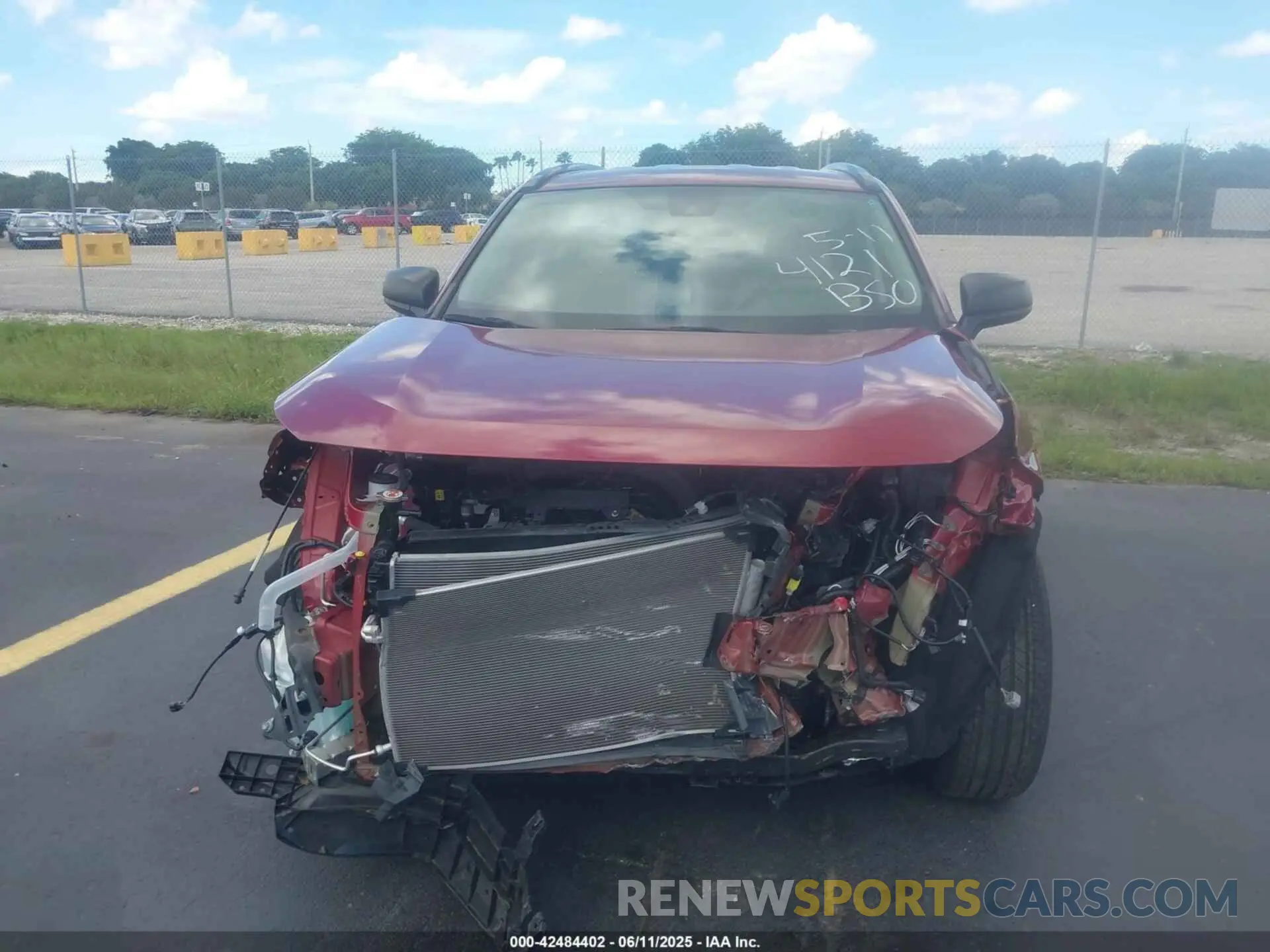 12 Photograph of a damaged car 2T3H1RFV2KW044121 TOYOTA RAV4 2019