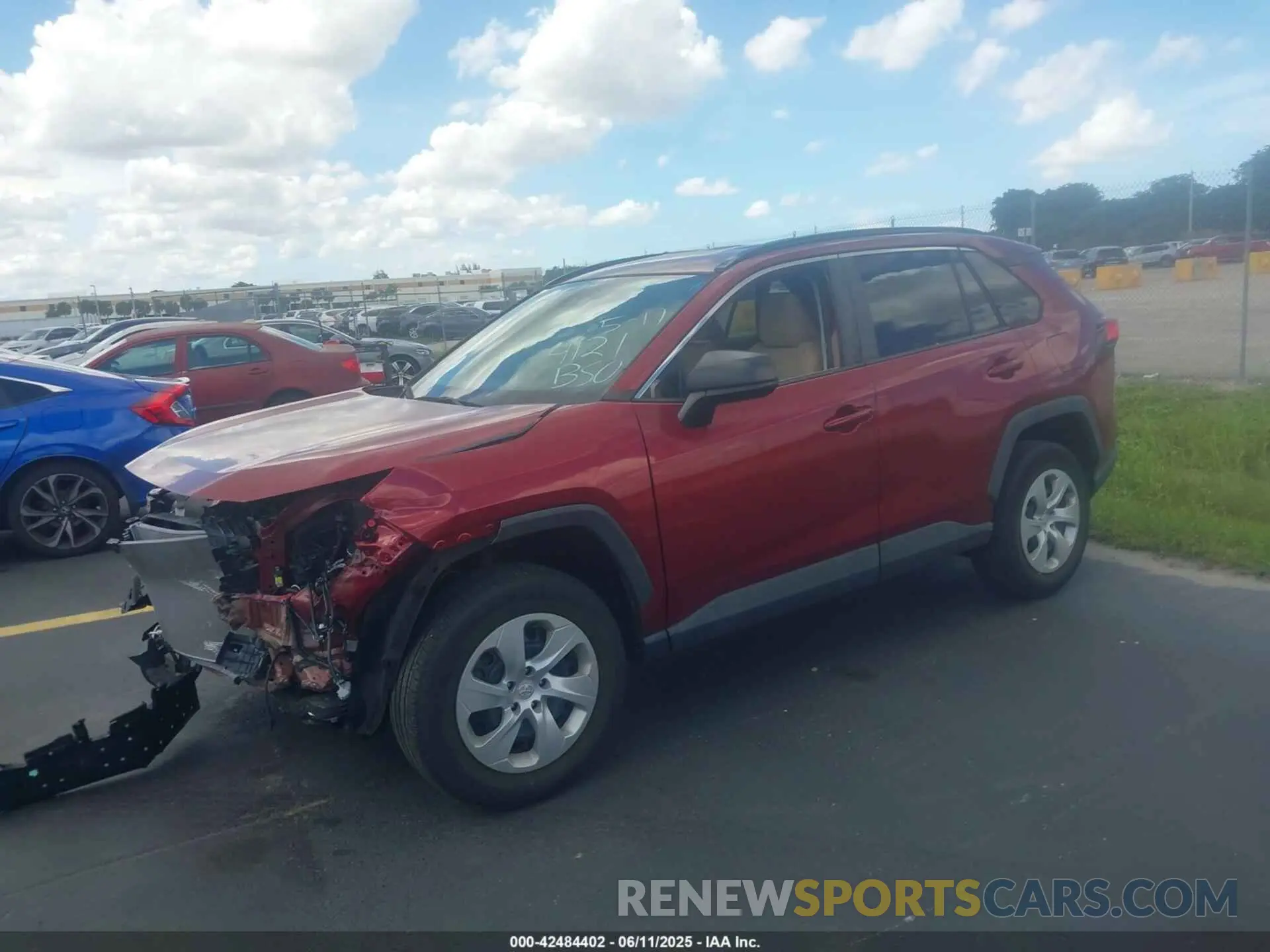 2 Photograph of a damaged car 2T3H1RFV2KW044121 TOYOTA RAV4 2019