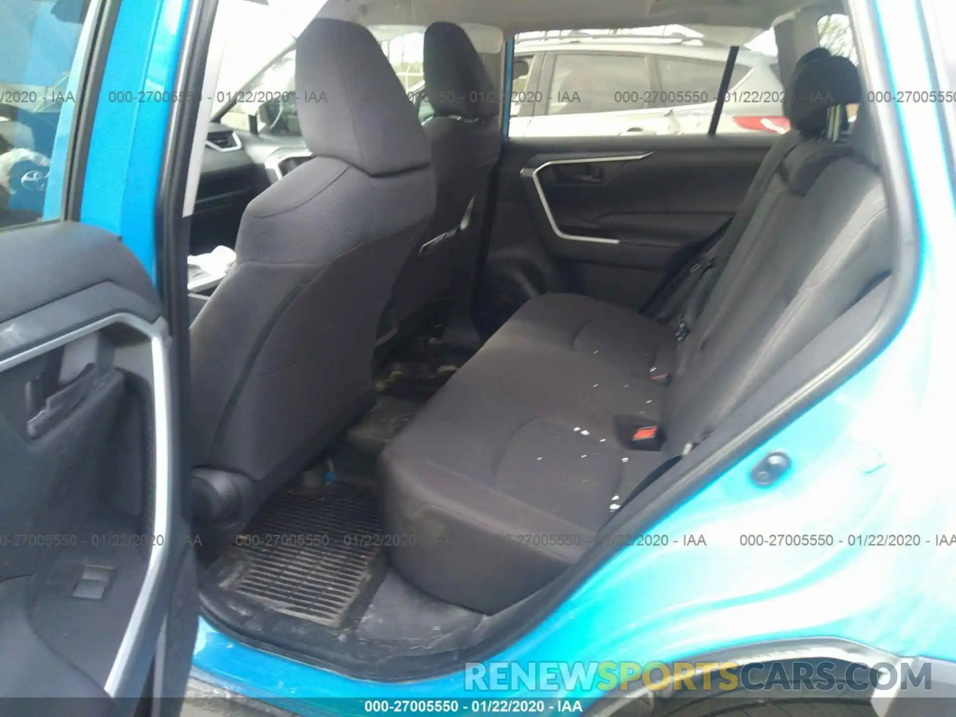 8 Photograph of a damaged car 2T3H1RFV2KW044975 TOYOTA RAV4 2019