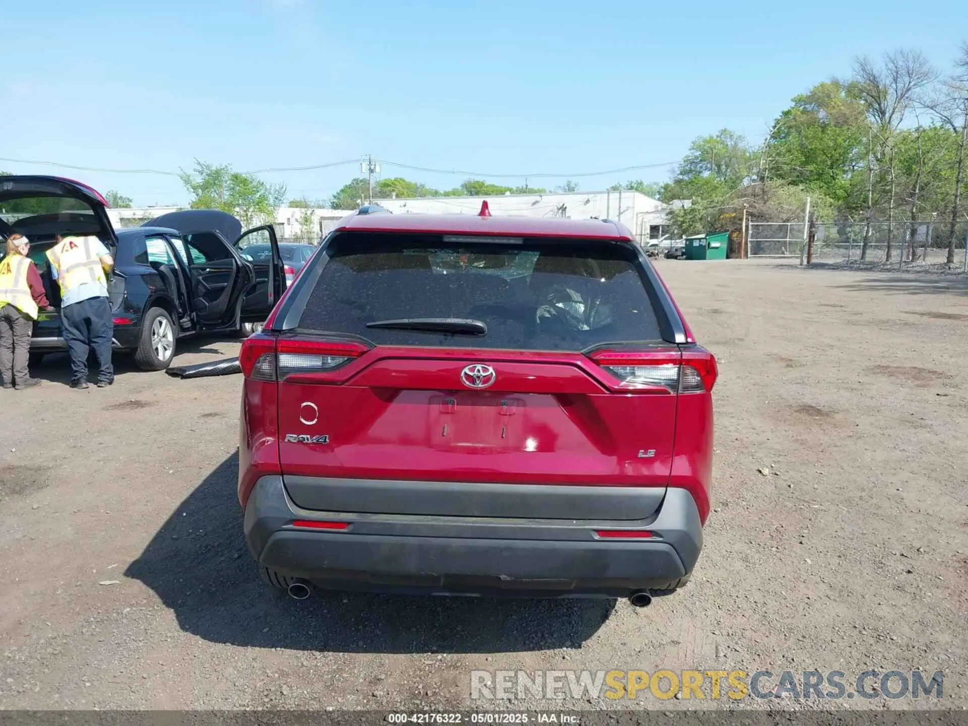 15 Photograph of a damaged car 2T3H1RFV2KW047665 TOYOTA RAV4 2019