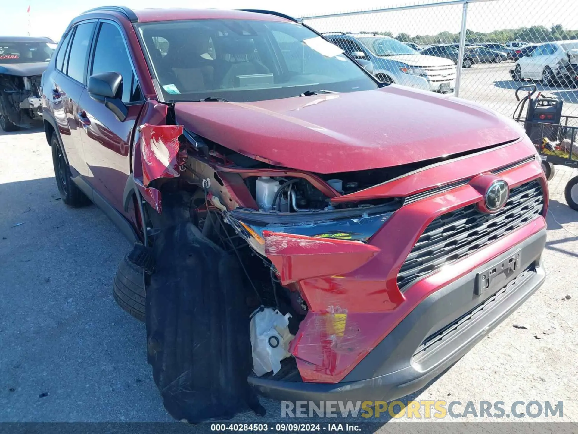 17 Photograph of a damaged car 2T3H1RFV2KW048847 TOYOTA RAV4 2019
