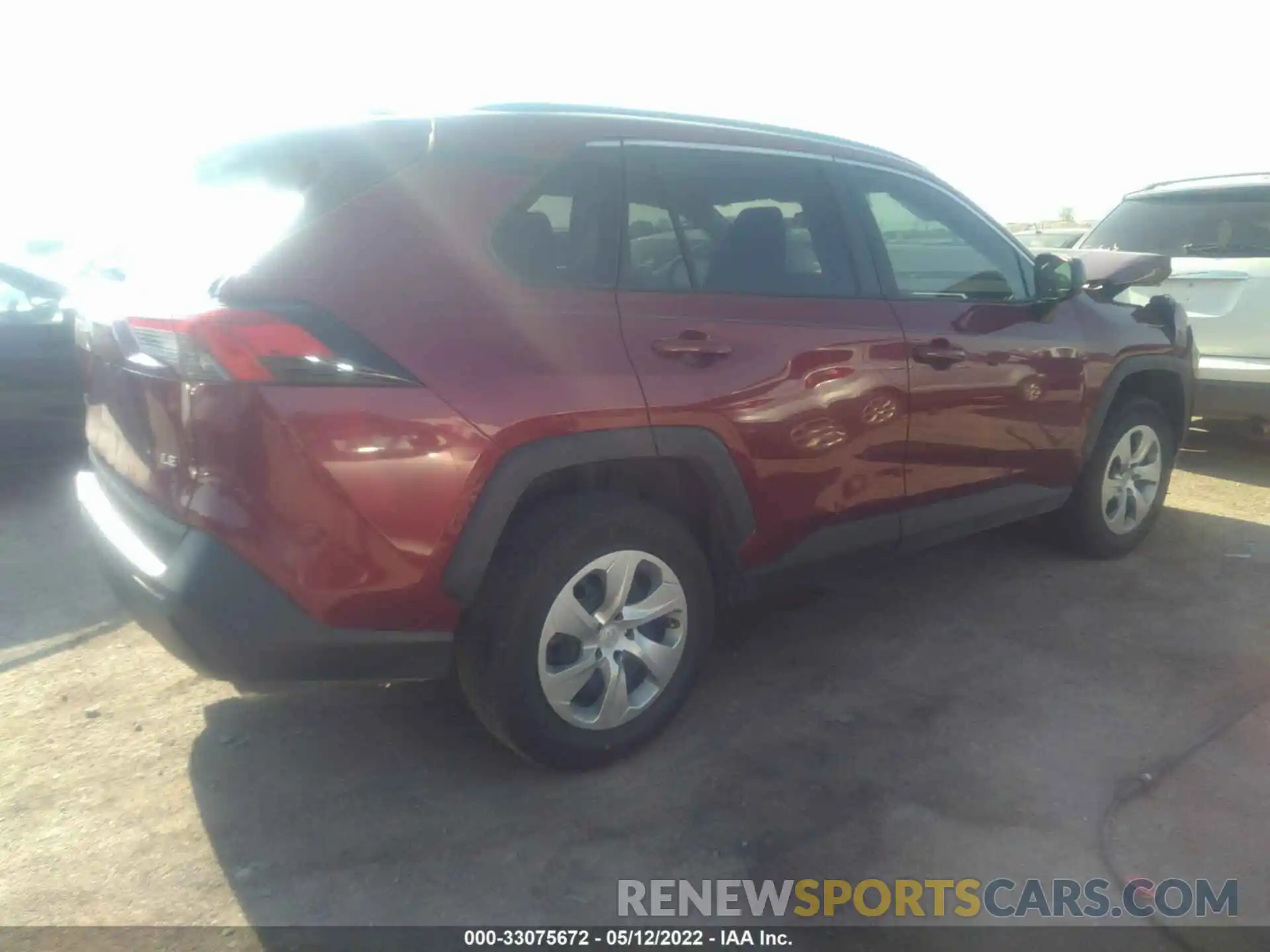 4 Photograph of a damaged car 2T3H1RFV2KW049156 TOYOTA RAV4 2019