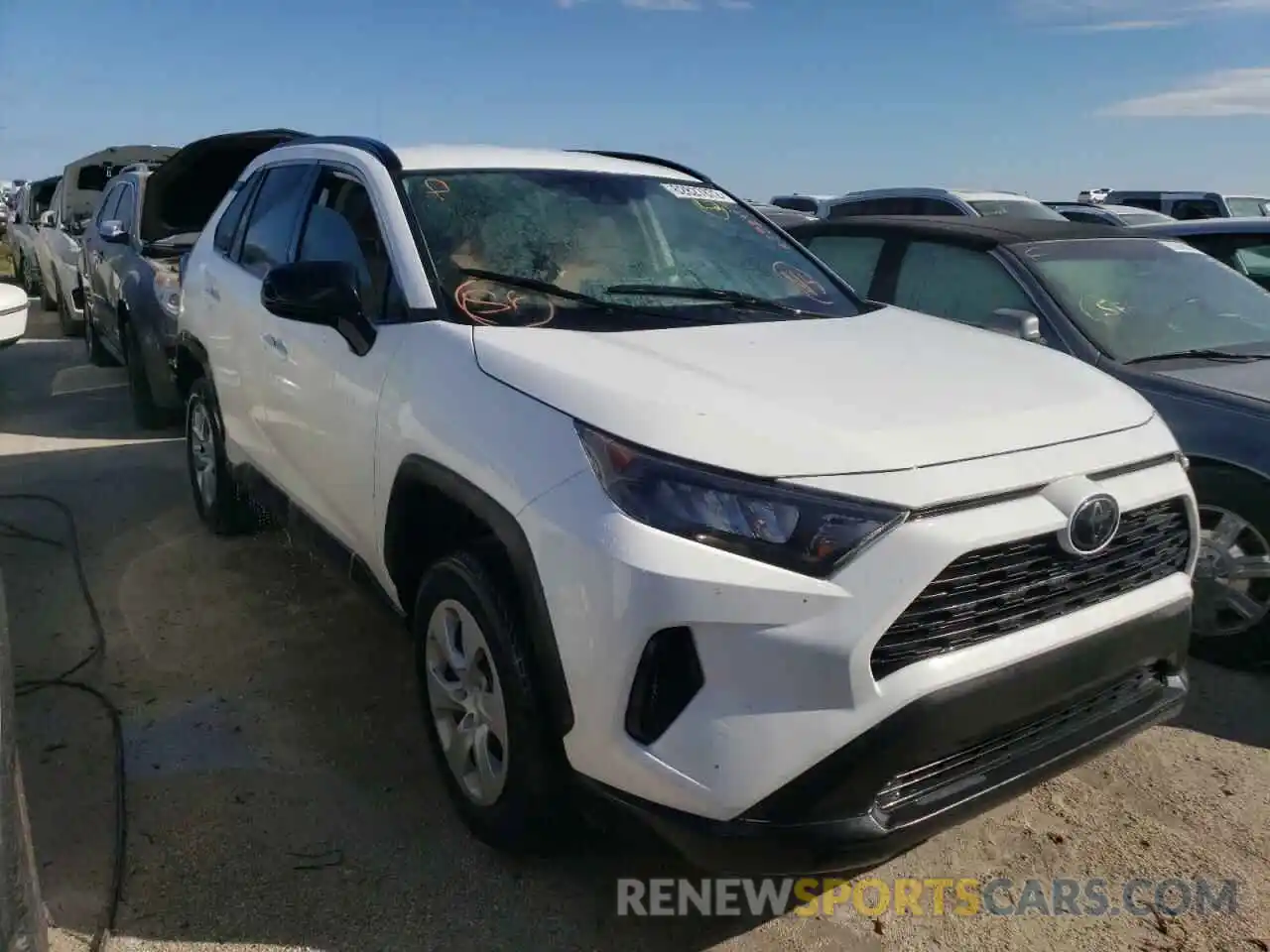 1 Photograph of a damaged car 2T3H1RFV2KW054695 TOYOTA RAV4 2019