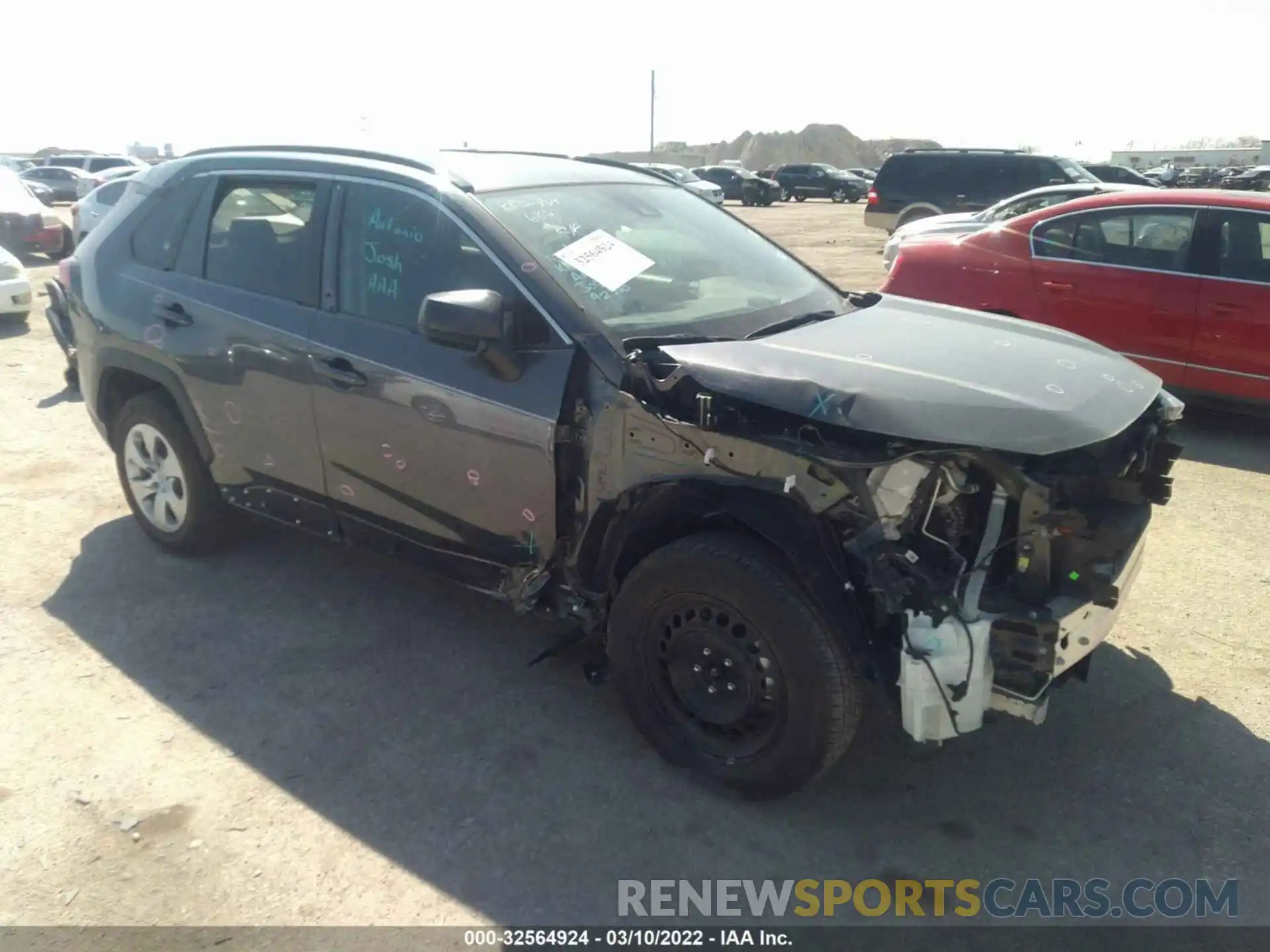 1 Photograph of a damaged car 2T3H1RFV3KC003224 TOYOTA RAV4 2019