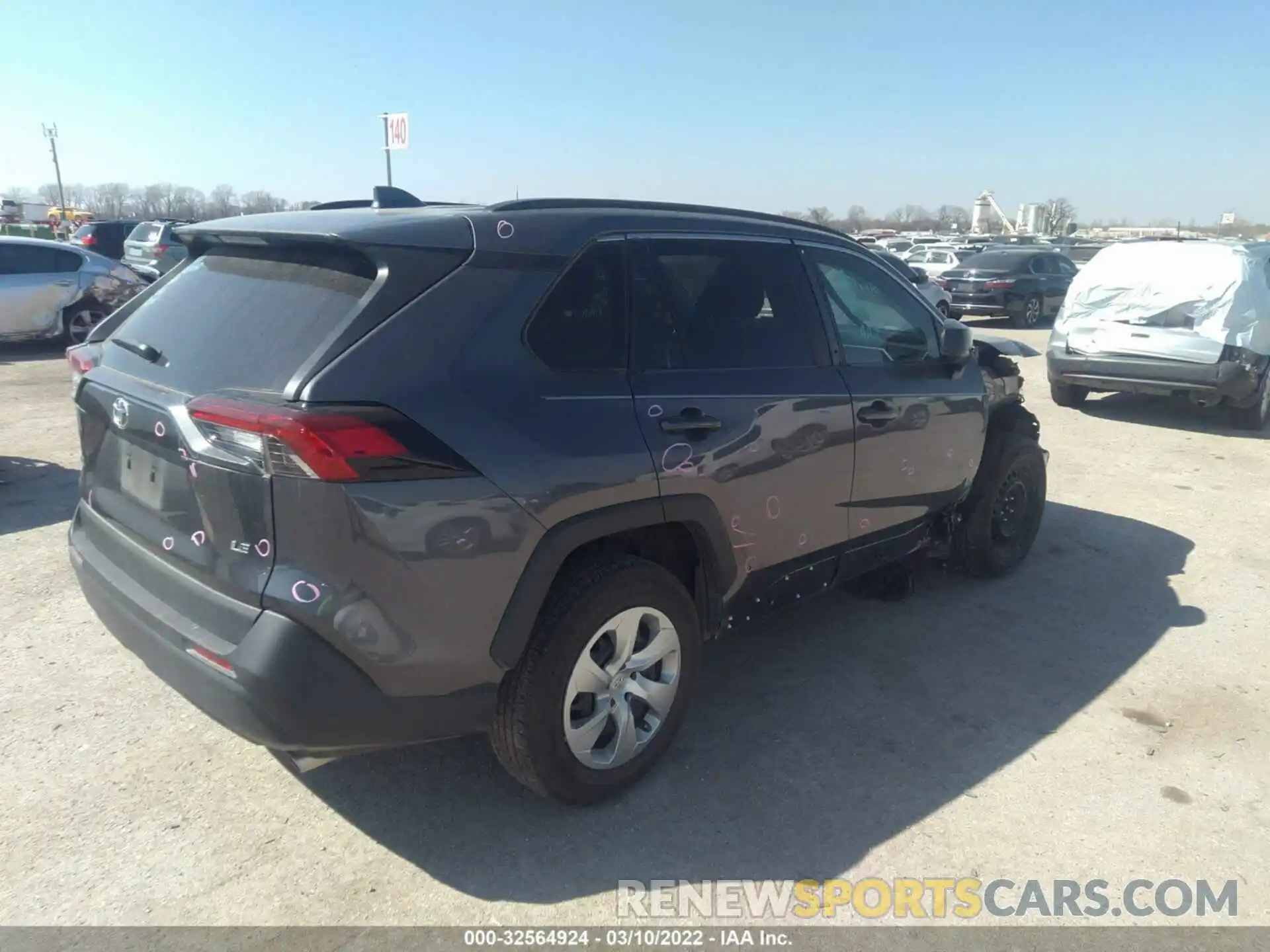 4 Photograph of a damaged car 2T3H1RFV3KC003224 TOYOTA RAV4 2019