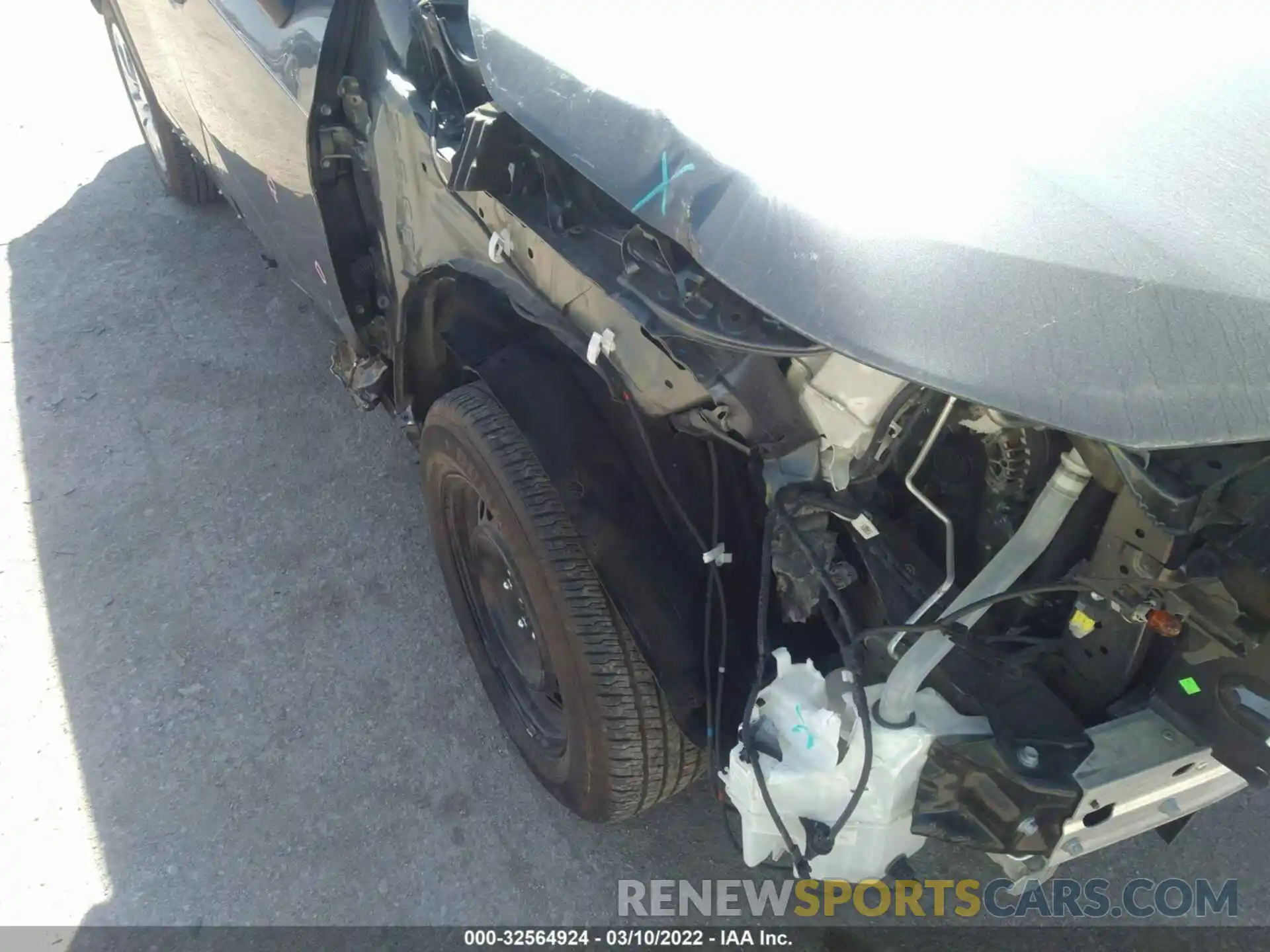 6 Photograph of a damaged car 2T3H1RFV3KC003224 TOYOTA RAV4 2019