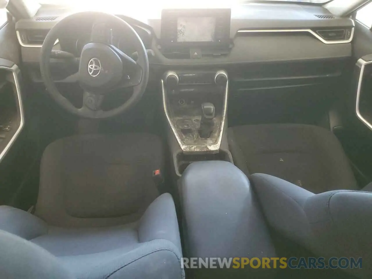 8 Photograph of a damaged car 2T3H1RFV3KC006561 TOYOTA RAV4 2019
