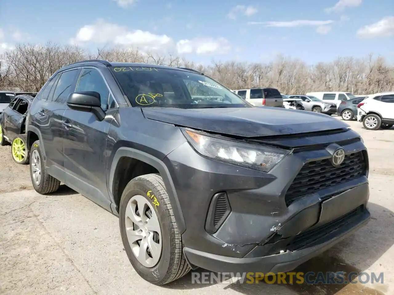 1 Photograph of a damaged car 2T3H1RFV3KC021254 TOYOTA RAV4 2019