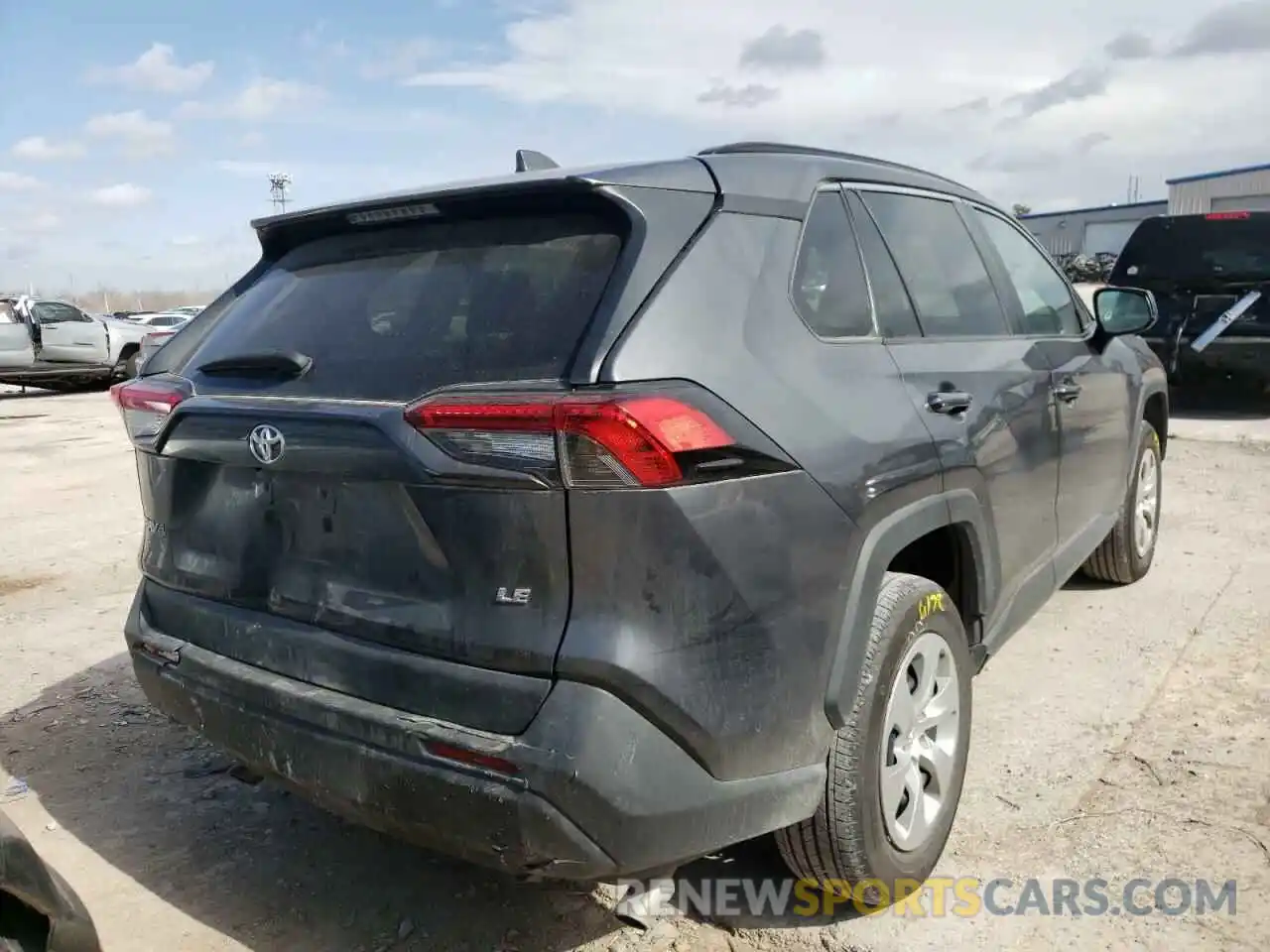 4 Photograph of a damaged car 2T3H1RFV3KC021254 TOYOTA RAV4 2019