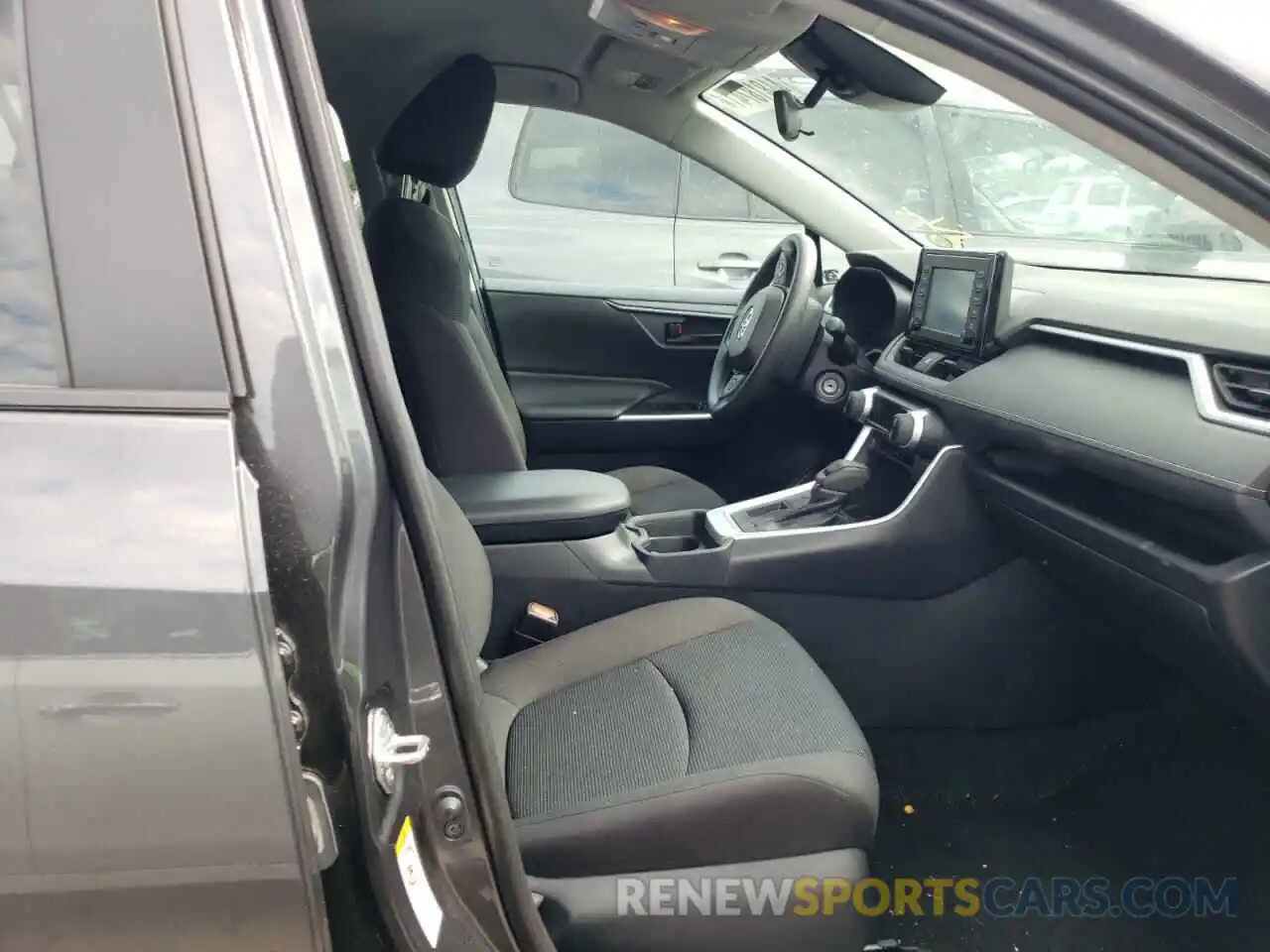 5 Photograph of a damaged car 2T3H1RFV3KW003707 TOYOTA RAV4 2019