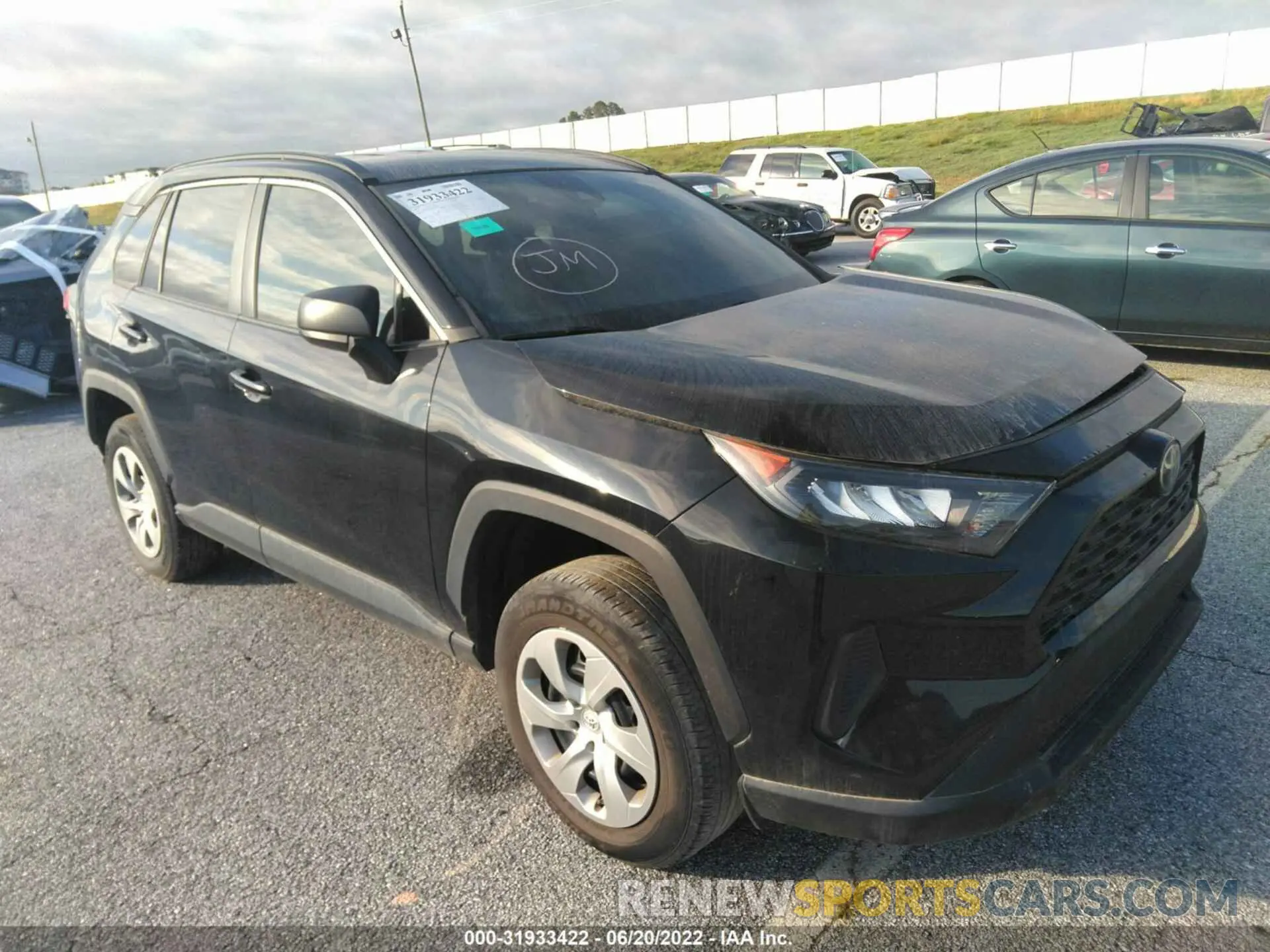 1 Photograph of a damaged car 2T3H1RFV3KW006977 TOYOTA RAV4 2019