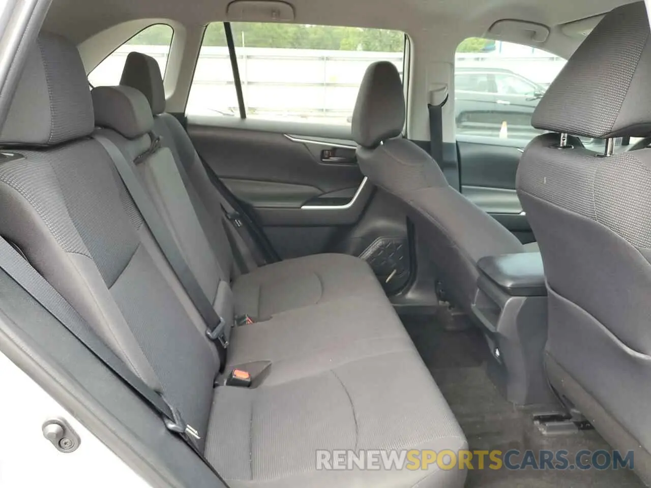 11 Photograph of a damaged car 2T3H1RFV3KW036951 TOYOTA RAV4 2019