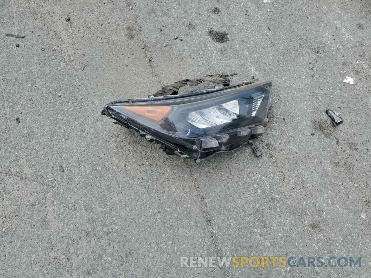 13 Photograph of a damaged car 2T3H1RFV3KW036951 TOYOTA RAV4 2019