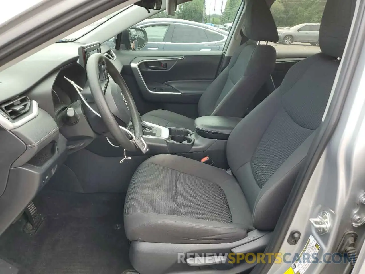 7 Photograph of a damaged car 2T3H1RFV3KW036951 TOYOTA RAV4 2019