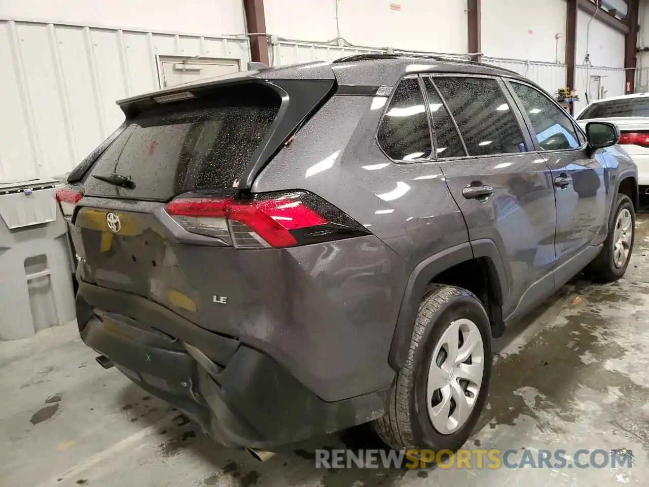 4 Photograph of a damaged car 2T3H1RFV3KW037176 TOYOTA RAV4 2019