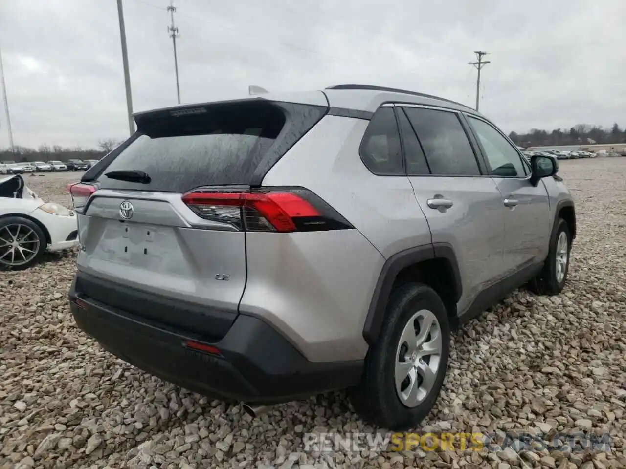 4 Photograph of a damaged car 2T3H1RFV3KW038750 TOYOTA RAV4 2019