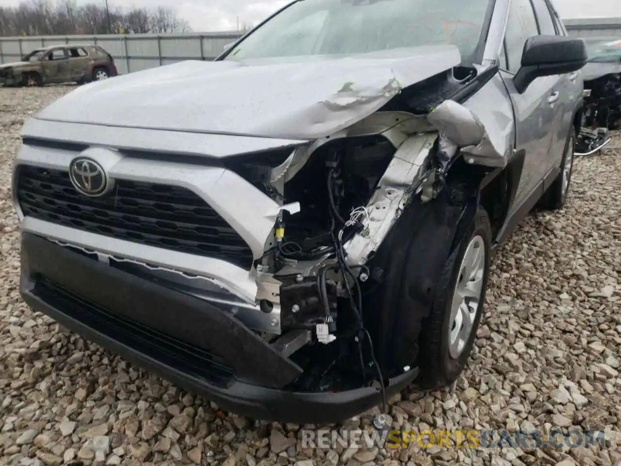 9 Photograph of a damaged car 2T3H1RFV3KW038750 TOYOTA RAV4 2019