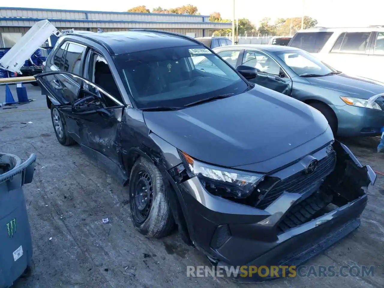 1 Photograph of a damaged car 2T3H1RFV3KW040255 TOYOTA RAV4 2019