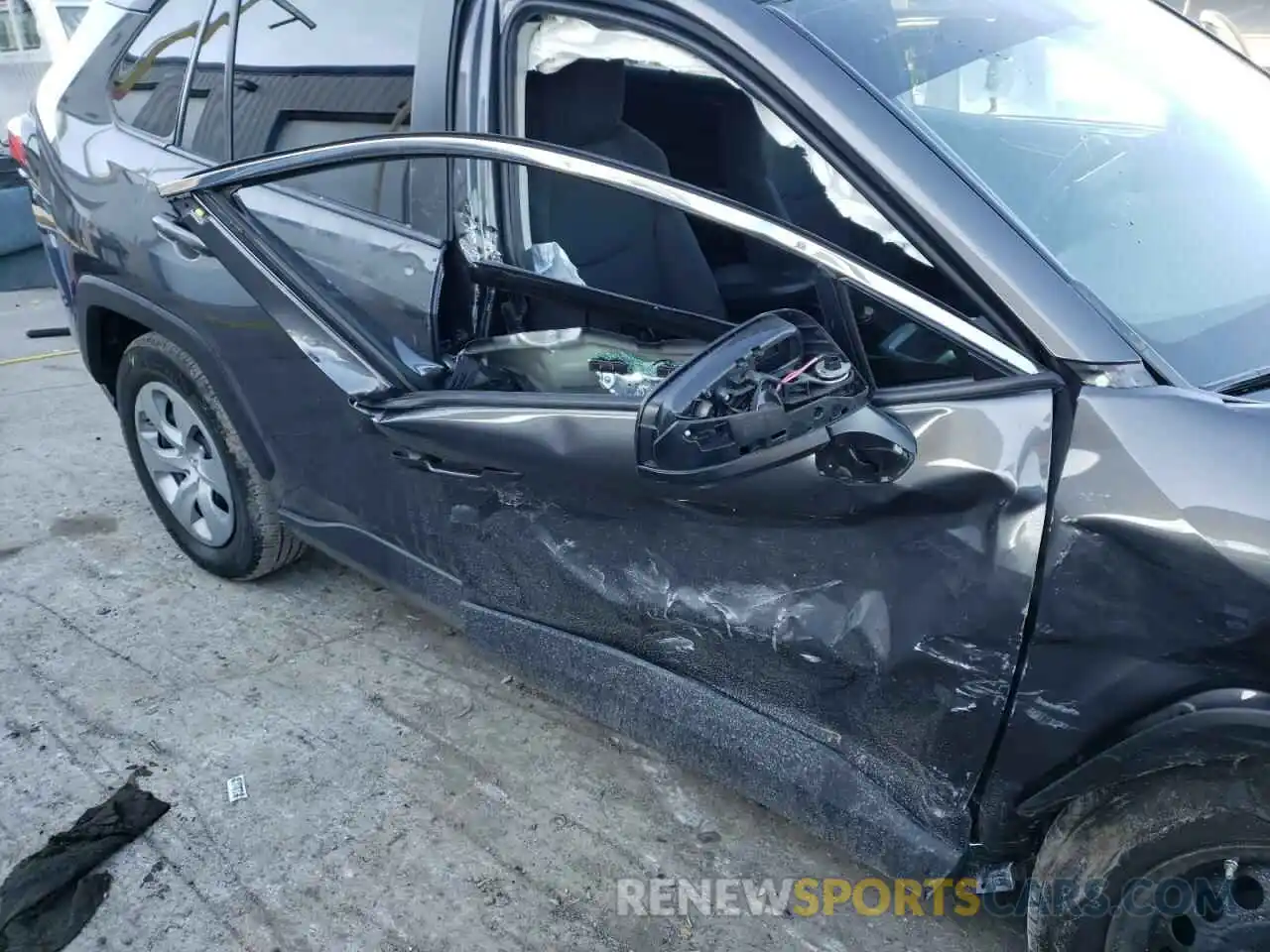 9 Photograph of a damaged car 2T3H1RFV3KW040255 TOYOTA RAV4 2019