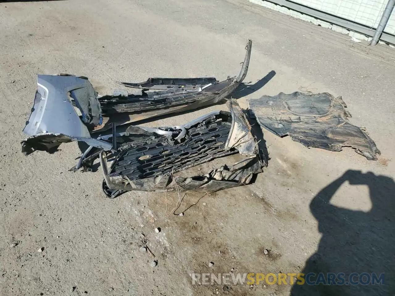 13 Photograph of a damaged car 2T3H1RFV3KW042264 TOYOTA RAV4 2019