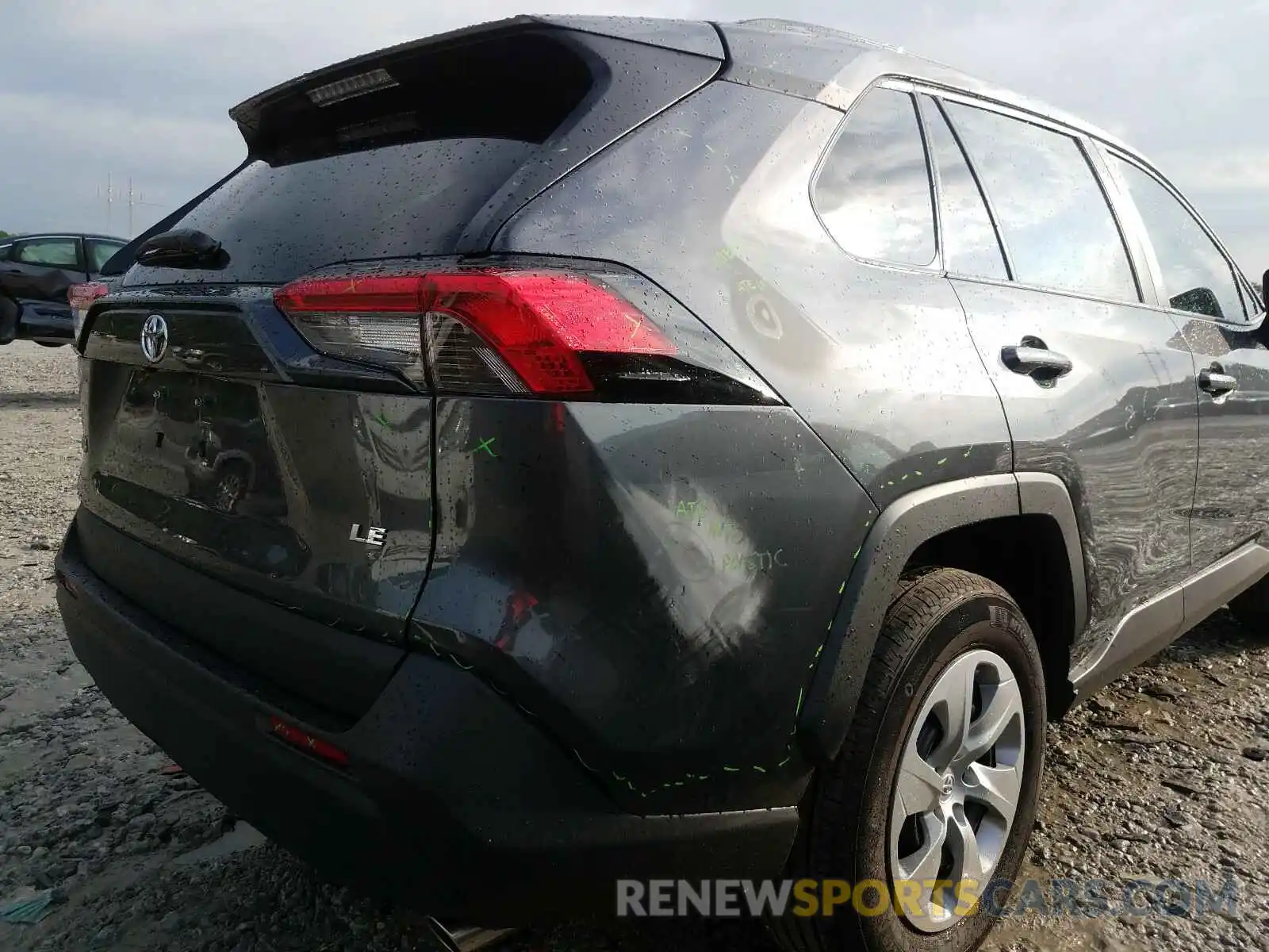 9 Photograph of a damaged car 2T3H1RFV3KW044192 TOYOTA RAV4 2019