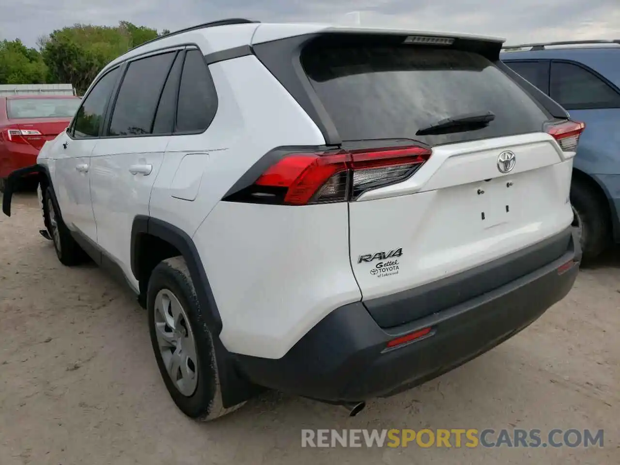 3 Photograph of a damaged car 2T3H1RFV3KW050607 TOYOTA RAV4 2019