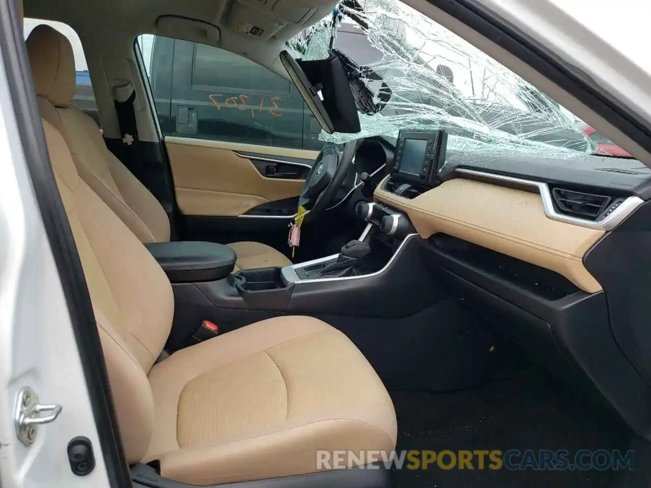 5 Photograph of a damaged car 2T3H1RFV3KW050607 TOYOTA RAV4 2019