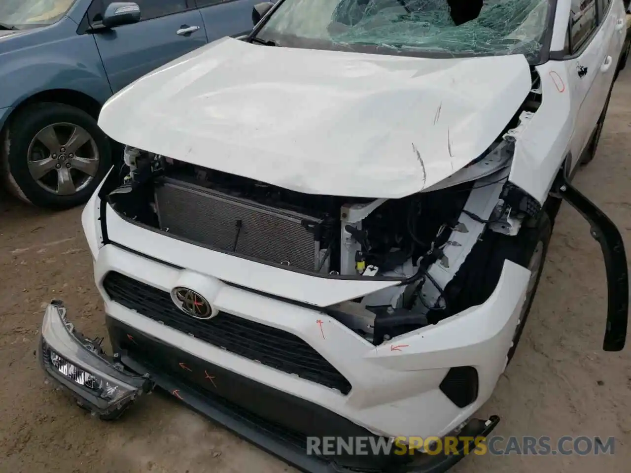 9 Photograph of a damaged car 2T3H1RFV3KW050607 TOYOTA RAV4 2019