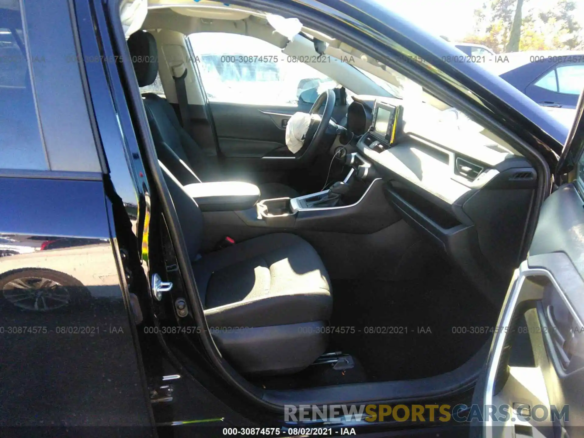 5 Photograph of a damaged car 2T3H1RFV3KW051191 TOYOTA RAV4 2019