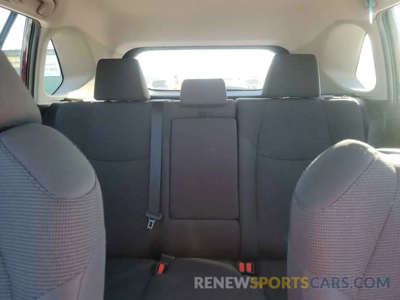10 Photograph of a damaged car 2T3H1RFV3KW056729 TOYOTA RAV4 2019