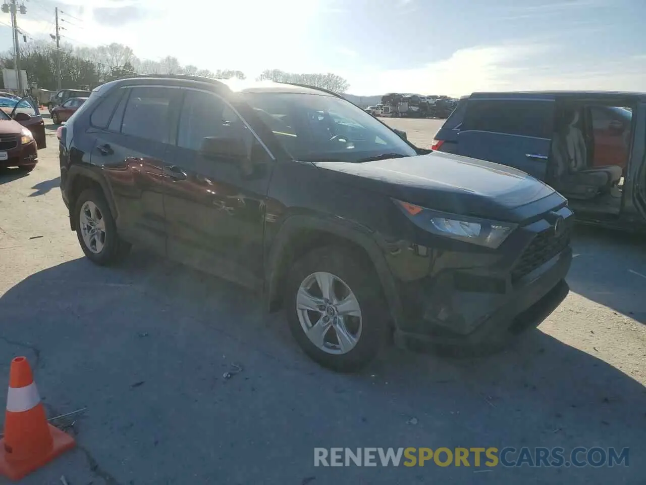 4 Photograph of a damaged car 2T3H1RFV3KW056729 TOYOTA RAV4 2019