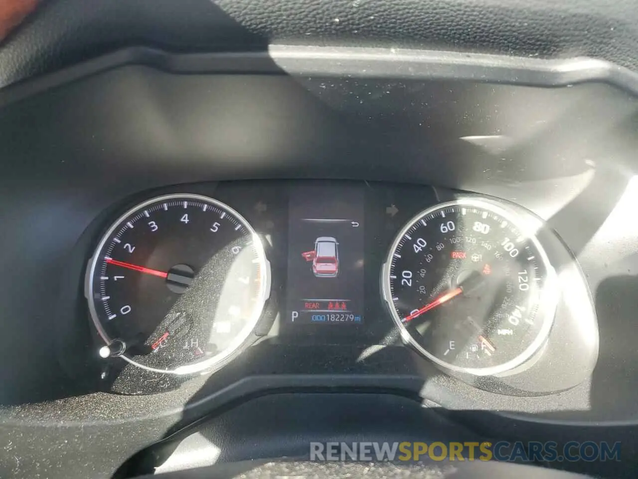 9 Photograph of a damaged car 2T3H1RFV3KW056729 TOYOTA RAV4 2019
