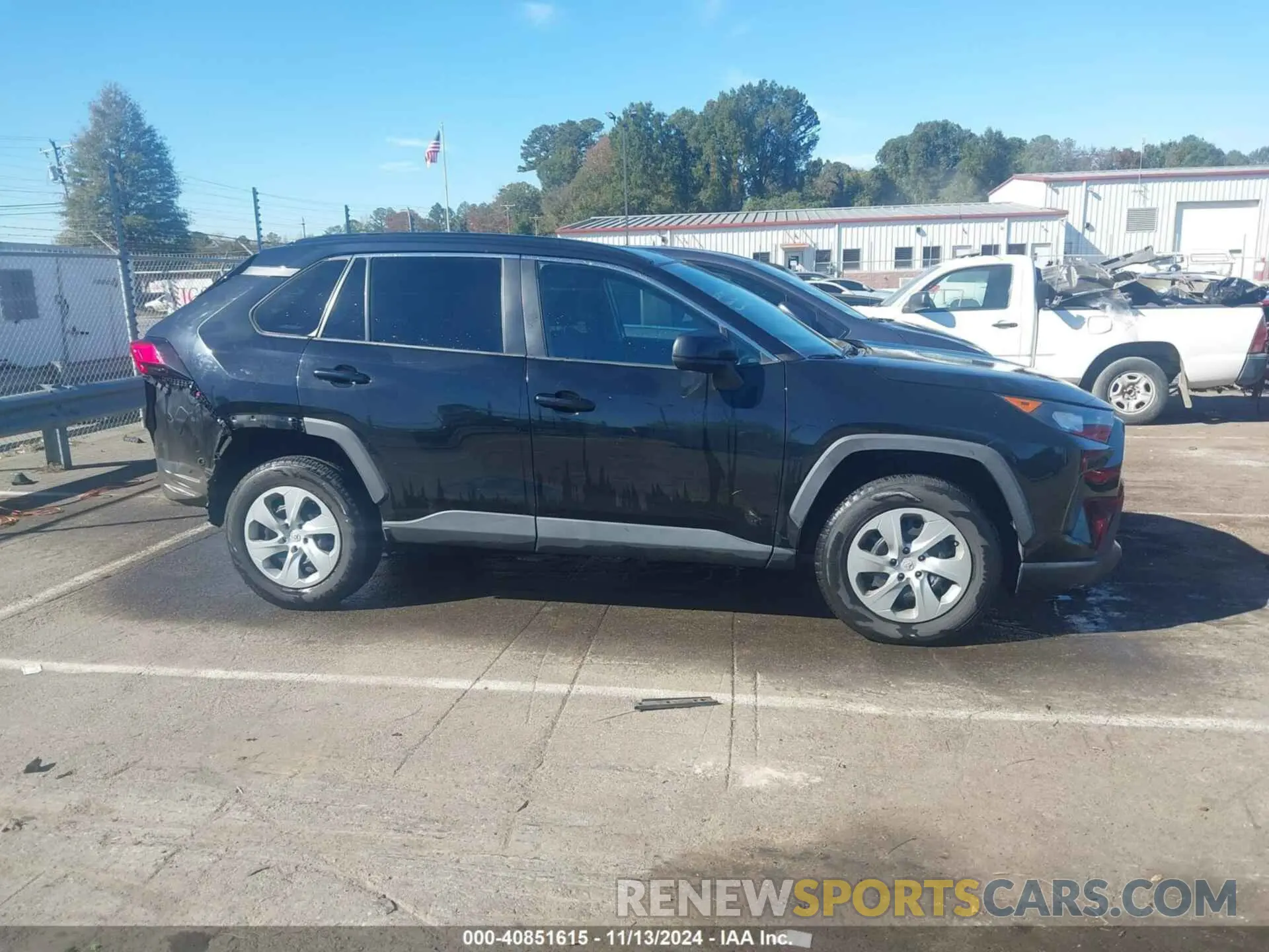 13 Photograph of a damaged car 2T3H1RFV4KC019044 TOYOTA RAV4 2019