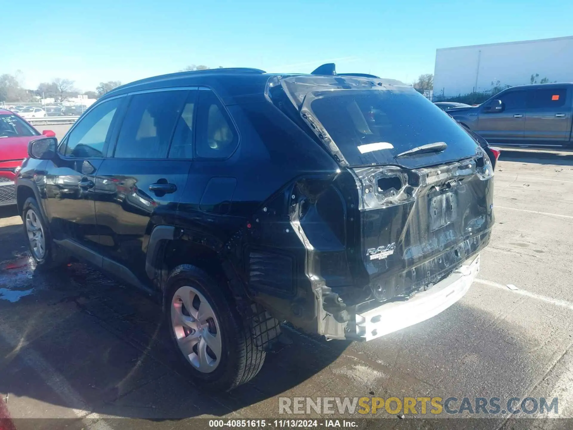 14 Photograph of a damaged car 2T3H1RFV4KC019044 TOYOTA RAV4 2019