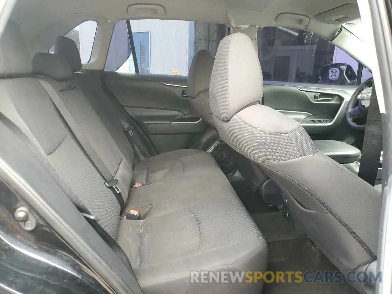 11 Photograph of a damaged car 2T3H1RFV4KC029413 TOYOTA RAV4 2019