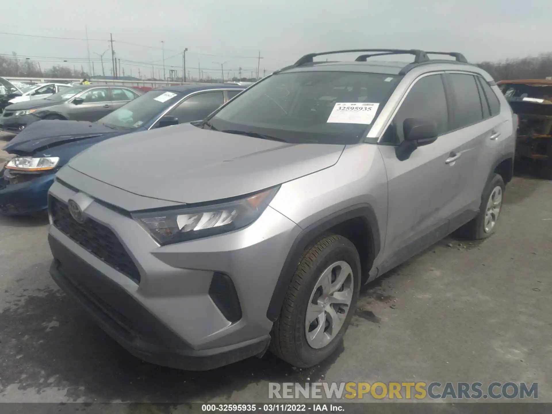 2 Photograph of a damaged car 2T3H1RFV4KC030321 TOYOTA RAV4 2019