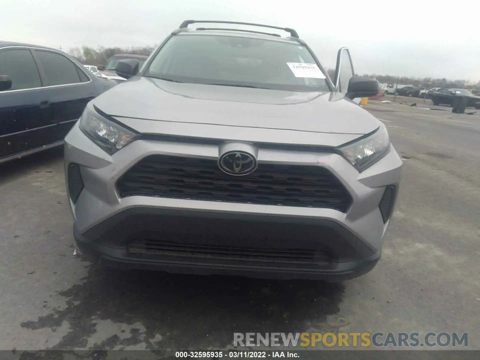 6 Photograph of a damaged car 2T3H1RFV4KC030321 TOYOTA RAV4 2019