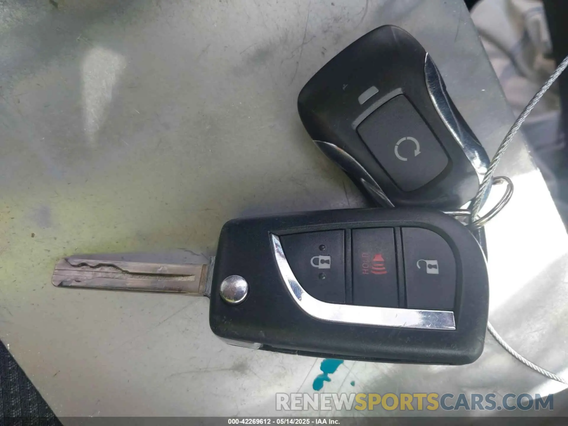 11 Photograph of a damaged car 2T3H1RFV4KW002890 TOYOTA RAV4 2019